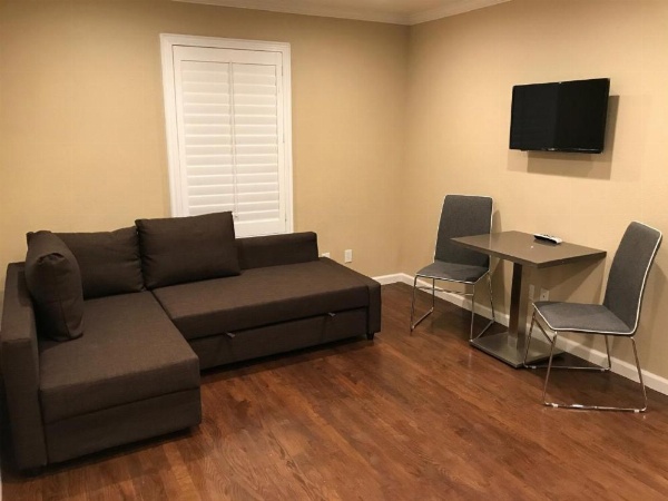 Berkshire Motor Hotel image 18